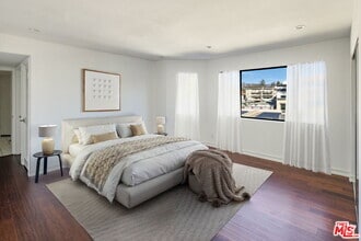 Building Photo - 1216 S Saltair Ave