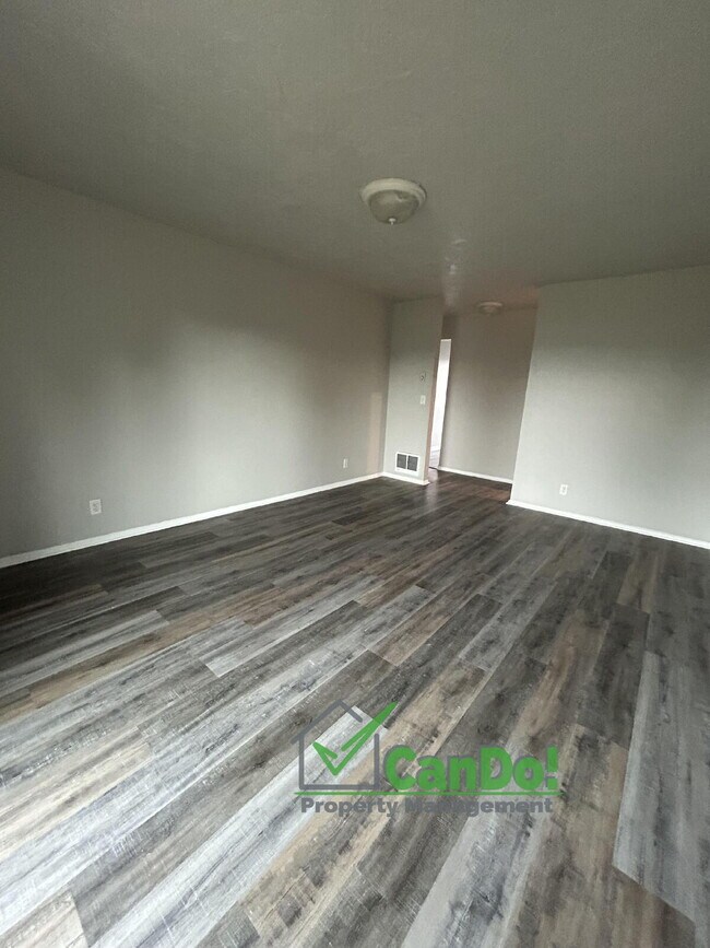 Building Photo - Fully remodeled 2 bedroom/1 bathroom apartment for rent in Blackfoot!