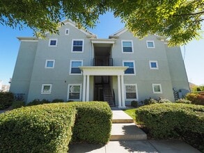 Building Photo - Beautiful Daybreak Condo