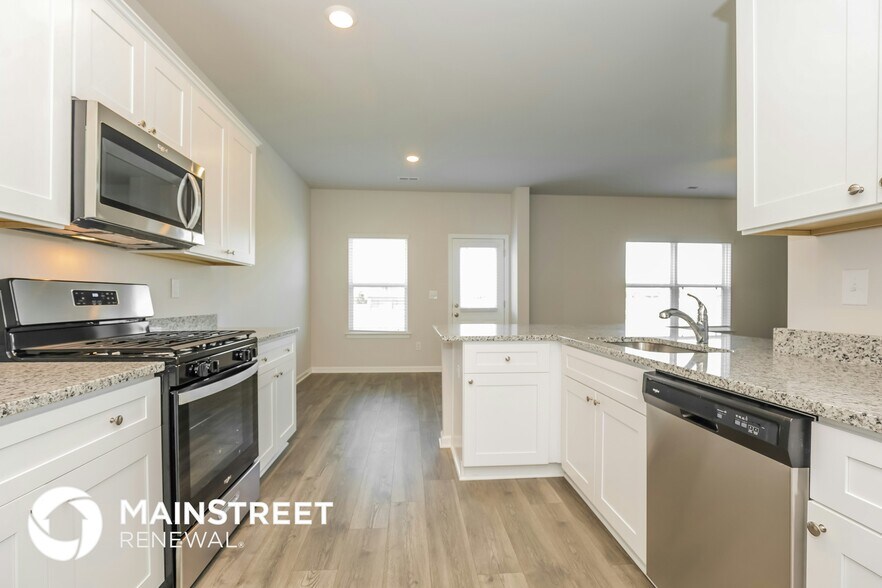 Building Photo - 2408 Curbow Dr