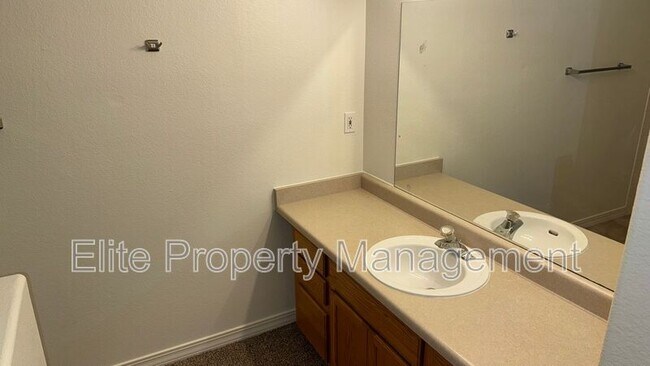 Building Photo - 195 S Stardust Ct