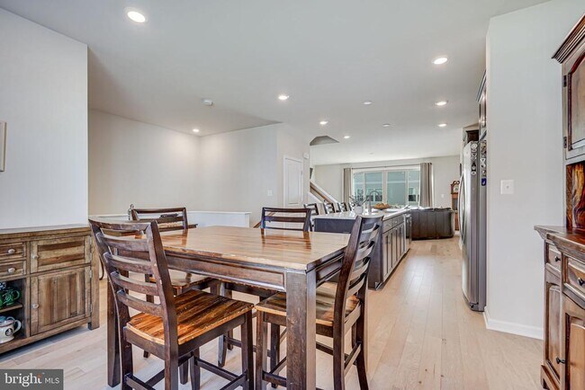 Building Photo - 9536 Barnes Lp