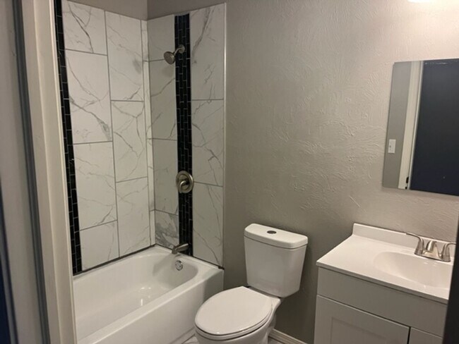 Building Photo - Spacious & Affordable Tulsa Living | 4 Bed...