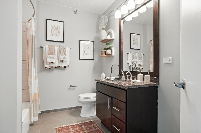 Building Photo - 341 E Ohio St