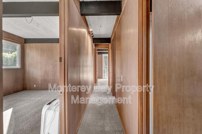 Building Photo - 635 Grace St