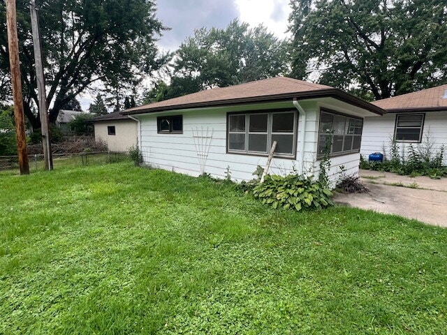 Building Photo - Updated 5-Bedroom Roseville Home with Yard...
