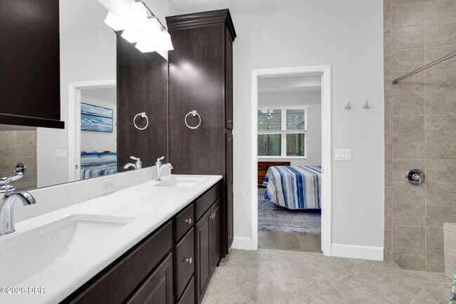 Building Photo - 358 Good Life Wy