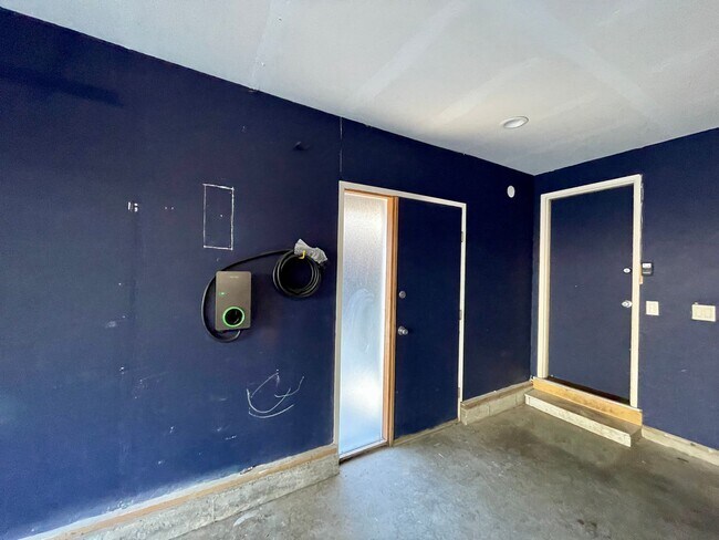 Building Photo - 15410 SW Peppermill Ct