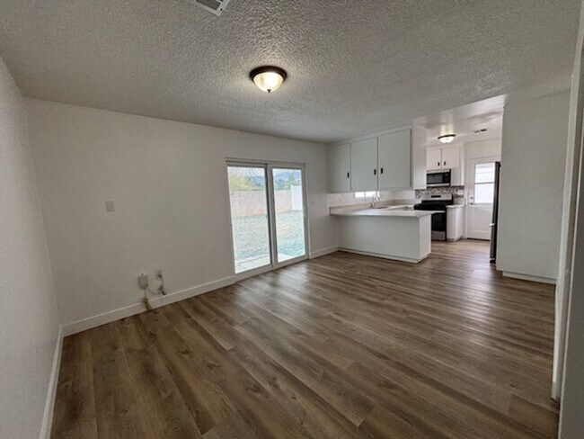 Building Photo - 1455 Laramie Ave