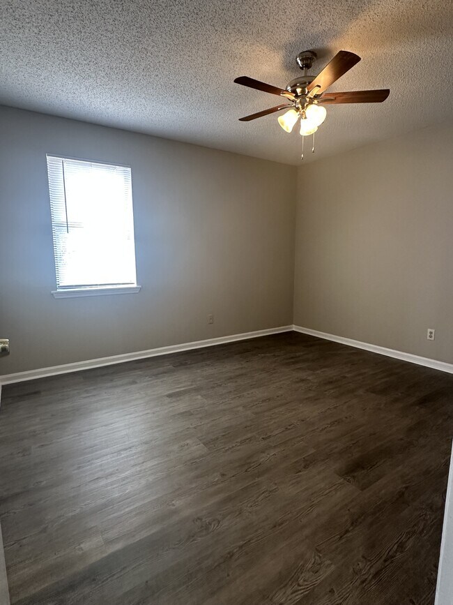 Building Photo - 420 Prince Ln