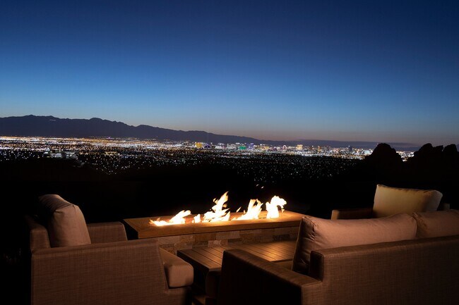Building Photo - 661 Dragon Peak Dr