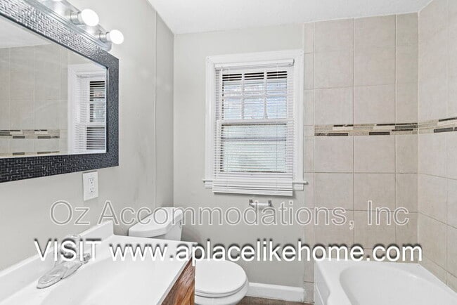 Building Photo - 1501 N 22nd St