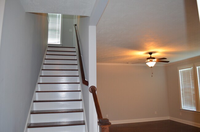 Building Photo - 519 Bunchgrass St