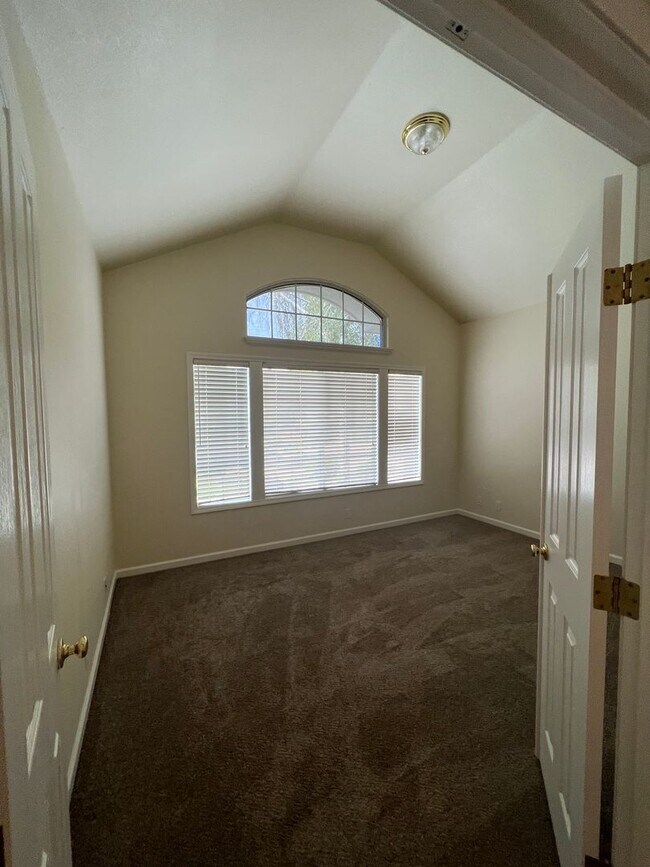 Building Photo - Single Story on Private Court in Gated Hillsborough, Granite Bay, CA