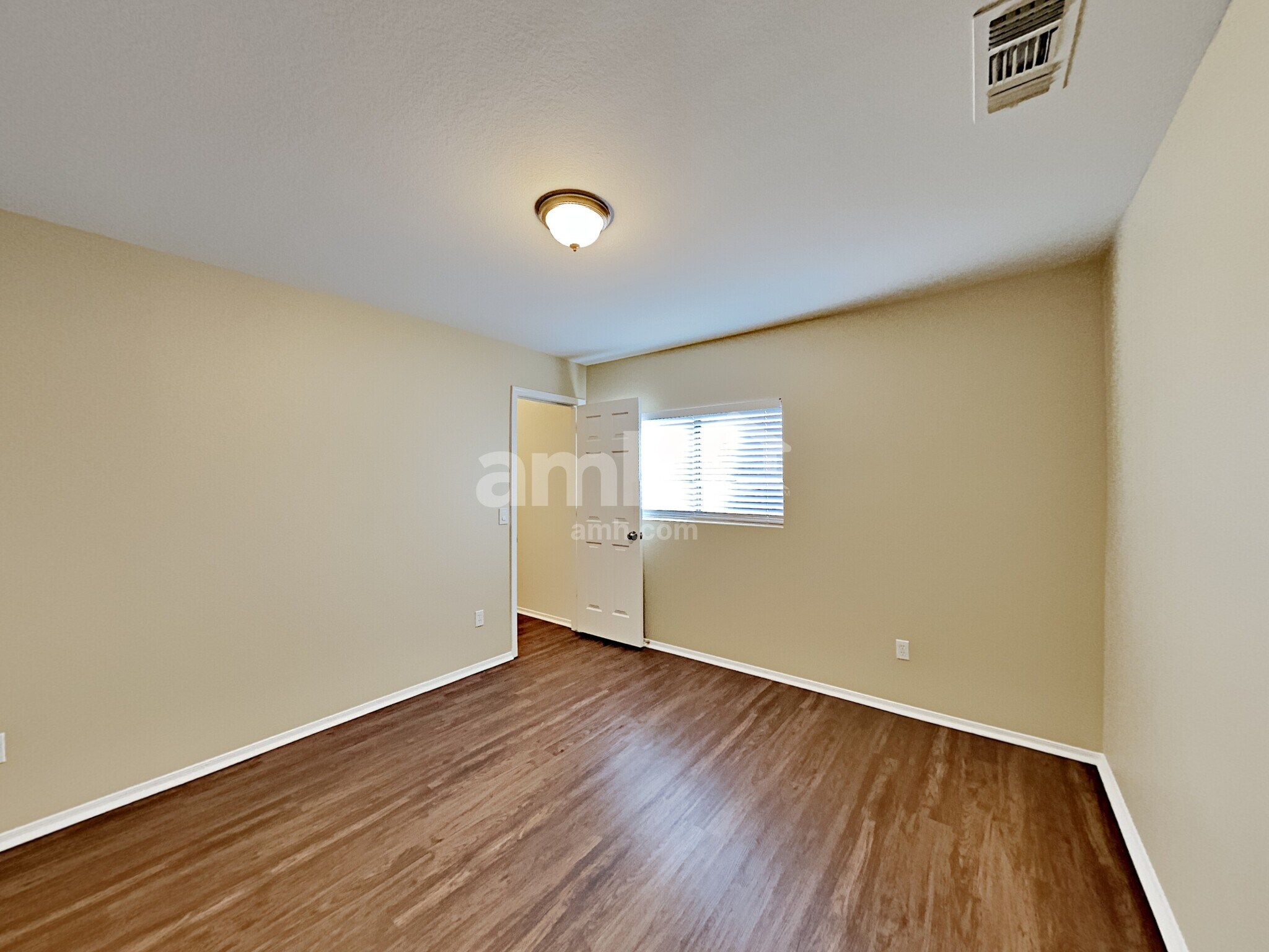 Building Photo - 6133 S Wilson Dr