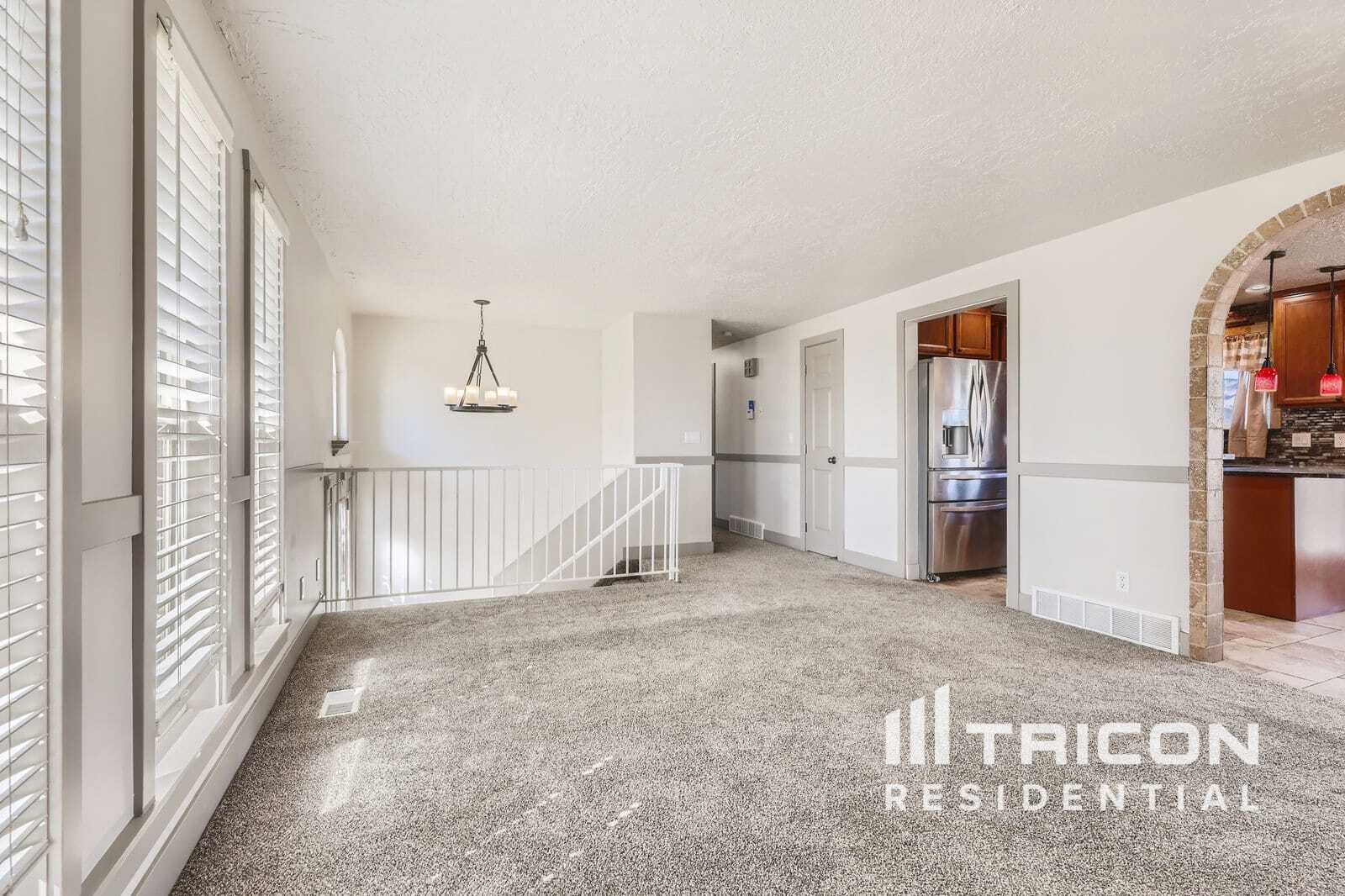 Building Photo - 1370 N 4700 W