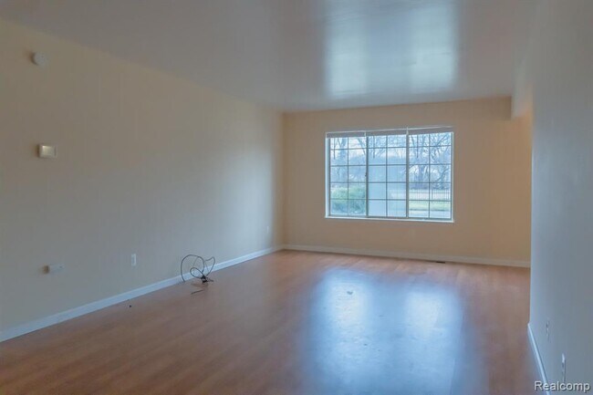 Building Photo - 19639 W 12 Mile Rd