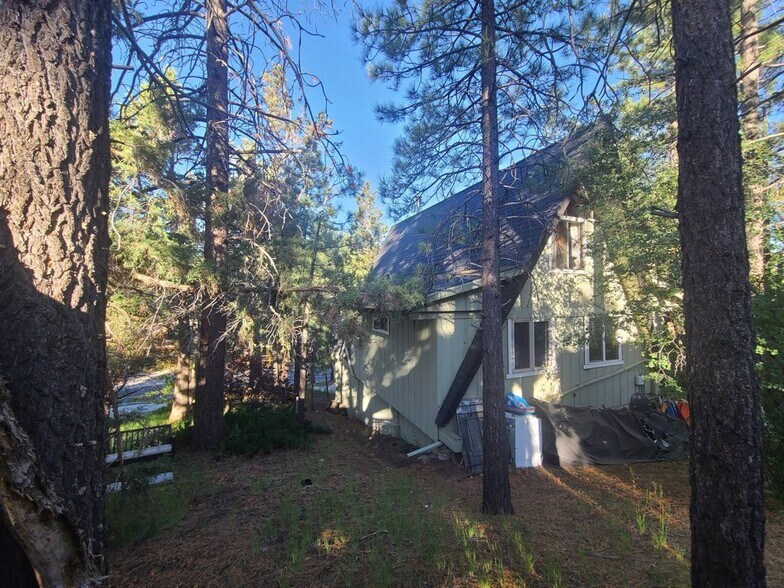 Building Photo - 479 Catalina Rd