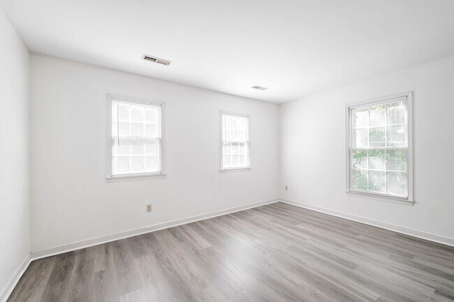 Building Photo - Great West End Two Bedroom Flat for rent