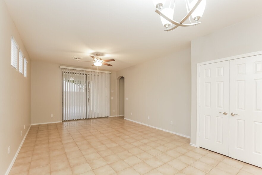 Building Photo - 6842 S 26th Pl