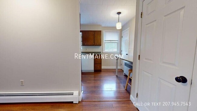 Building Photo - 198 Main Rd N