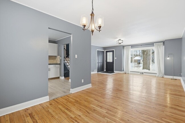 Building Photo - 3042 Rightmire Blvd