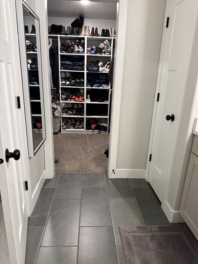 Building Photo - 46 S 2920 W