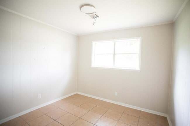 Building Photo - 1402 Boston Dr