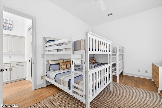 Building Photo - 3296 Lookout Ln