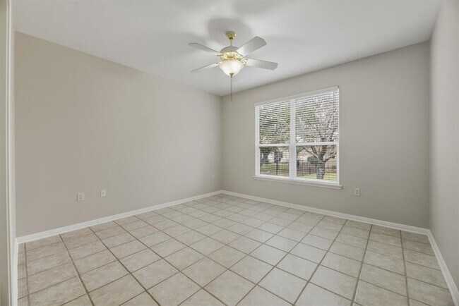 Building Photo - 121 Coreopsis Way