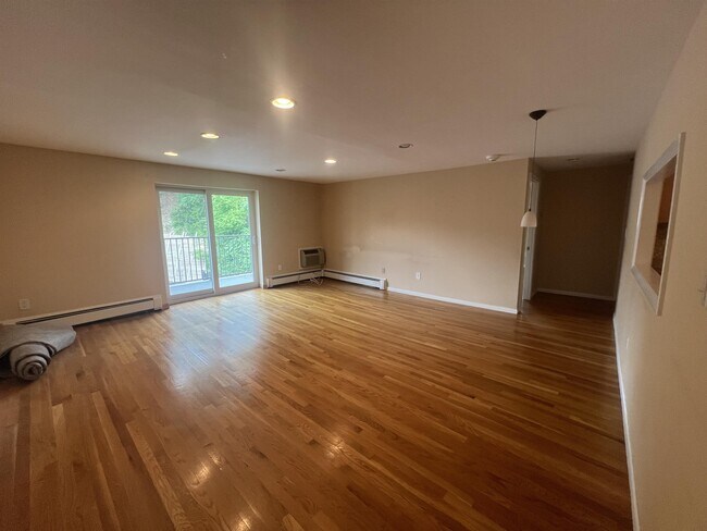 Building Photo - 121 Tremont St