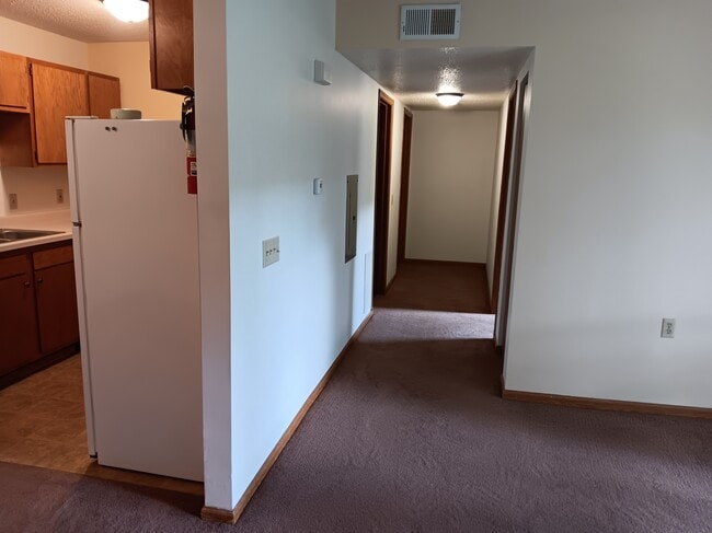 3001 - 1 bed, 1 bath - Kiwanis Manor Apartments