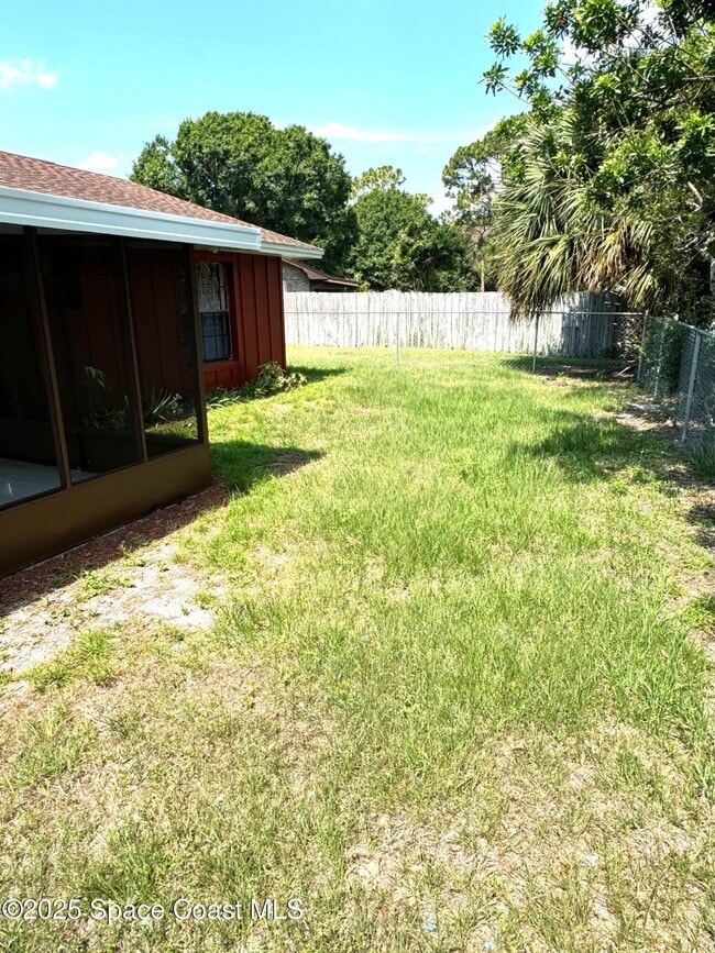 Building Photo - 774 John Adams Ln