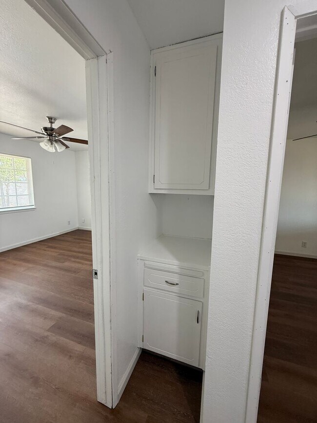 Building Photo - Charming 4-Bedroom Home for Rent in Hesperia, CA!