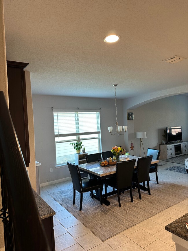 Building Photo - 5946 Larkspur Valley