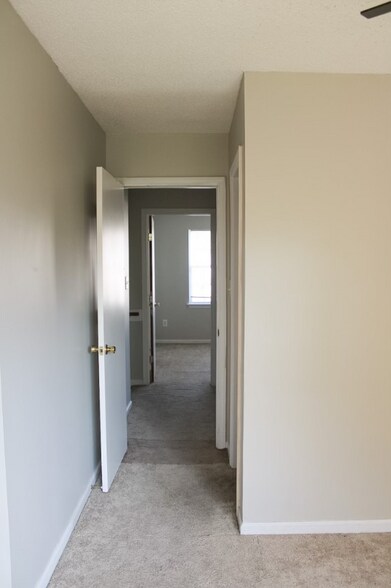 Building Photo - 1996 W Brandymill Ln