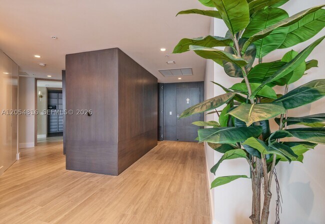 Building Photo - 17301 Biscayne Blvd