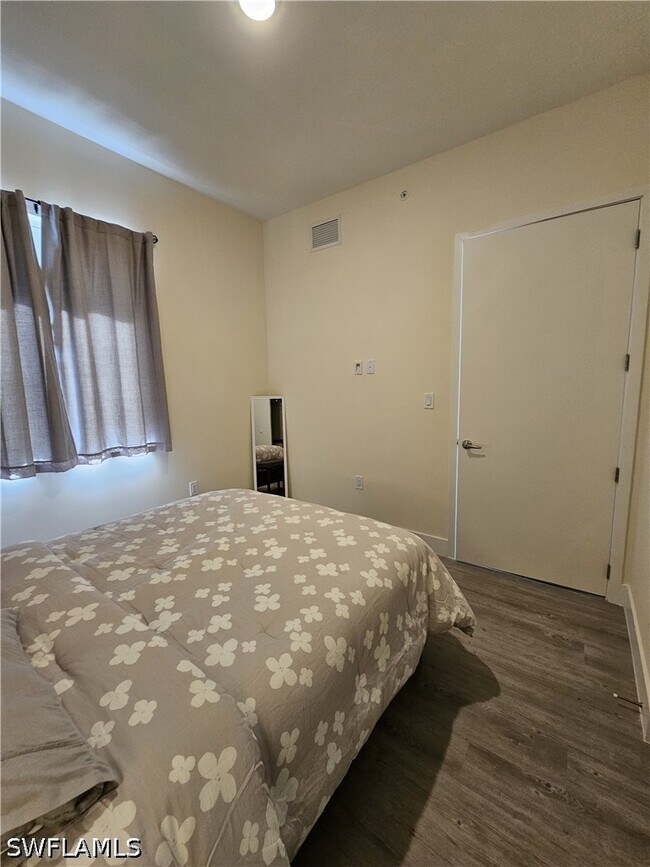 Building Photo - 26589-610 Rosewood Pointe Dr