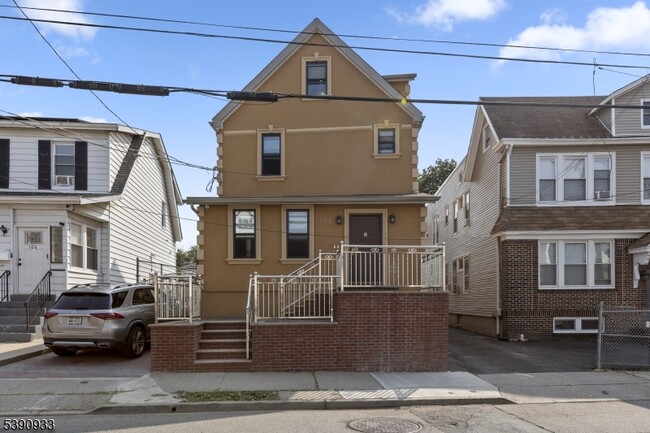 Building Photo - 108 Paine Ave