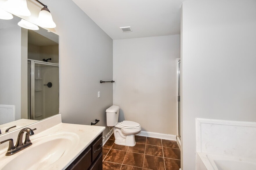 Building Photo - 8213 Park Pike