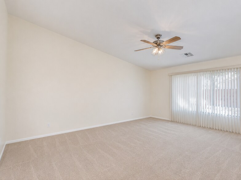 Building Photo - 15287 W Laurel Ln