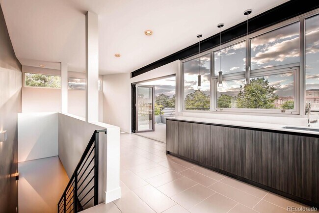 4th Story Loft and Patio - 2730 Decatur St