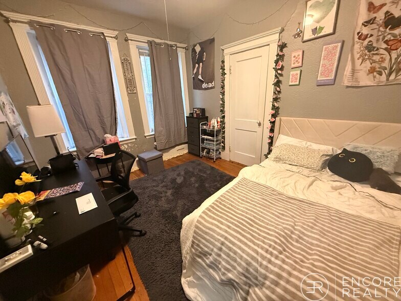 Building Photo - 10 Aberdeen St