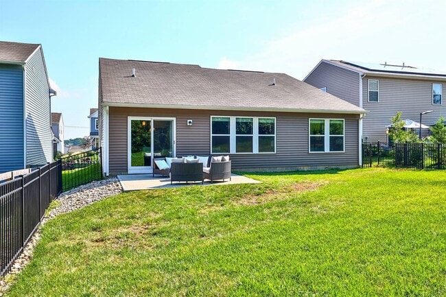 Building Photo - 2321 Slaney Ln