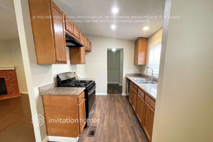 Building Photo - 1536 Emeric Ave