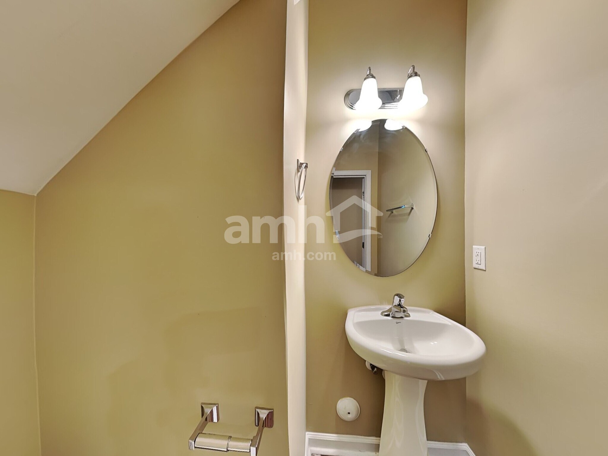 Building Photo - 3211 Whispernut Ln