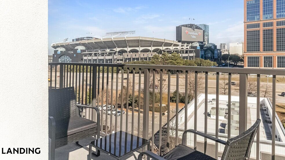 Building Photo - 1007 S Mint St