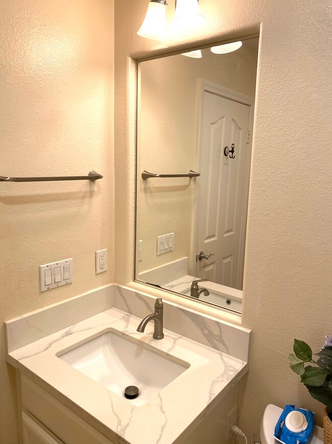 Building Photo - 3755 Torrey Vw Ct