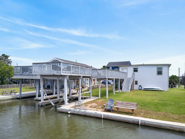 Building Photo - 16618 Bermuda Way