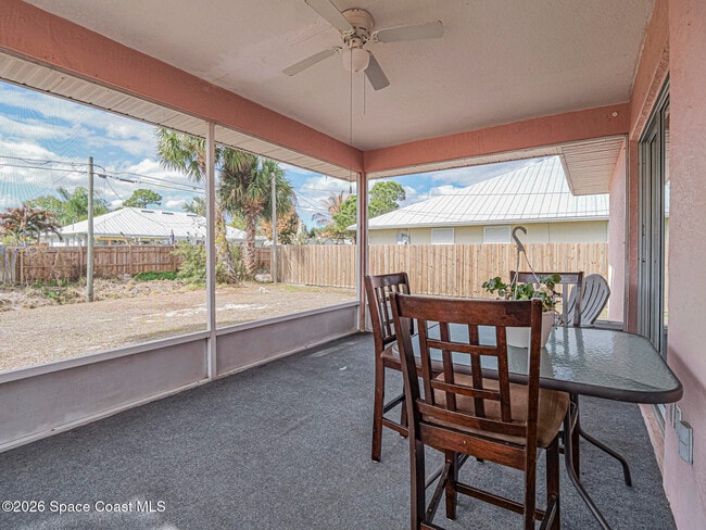 Building Photo - 483 Melrose Ln